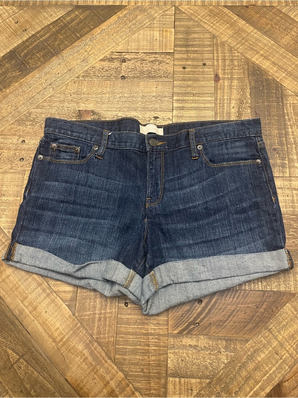 Banana Republic Dark Wash Cuffed Denim Shorts – Mid-Rise